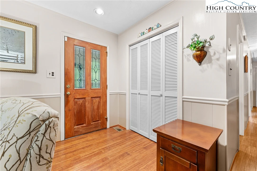 Image number 7 for the current listing