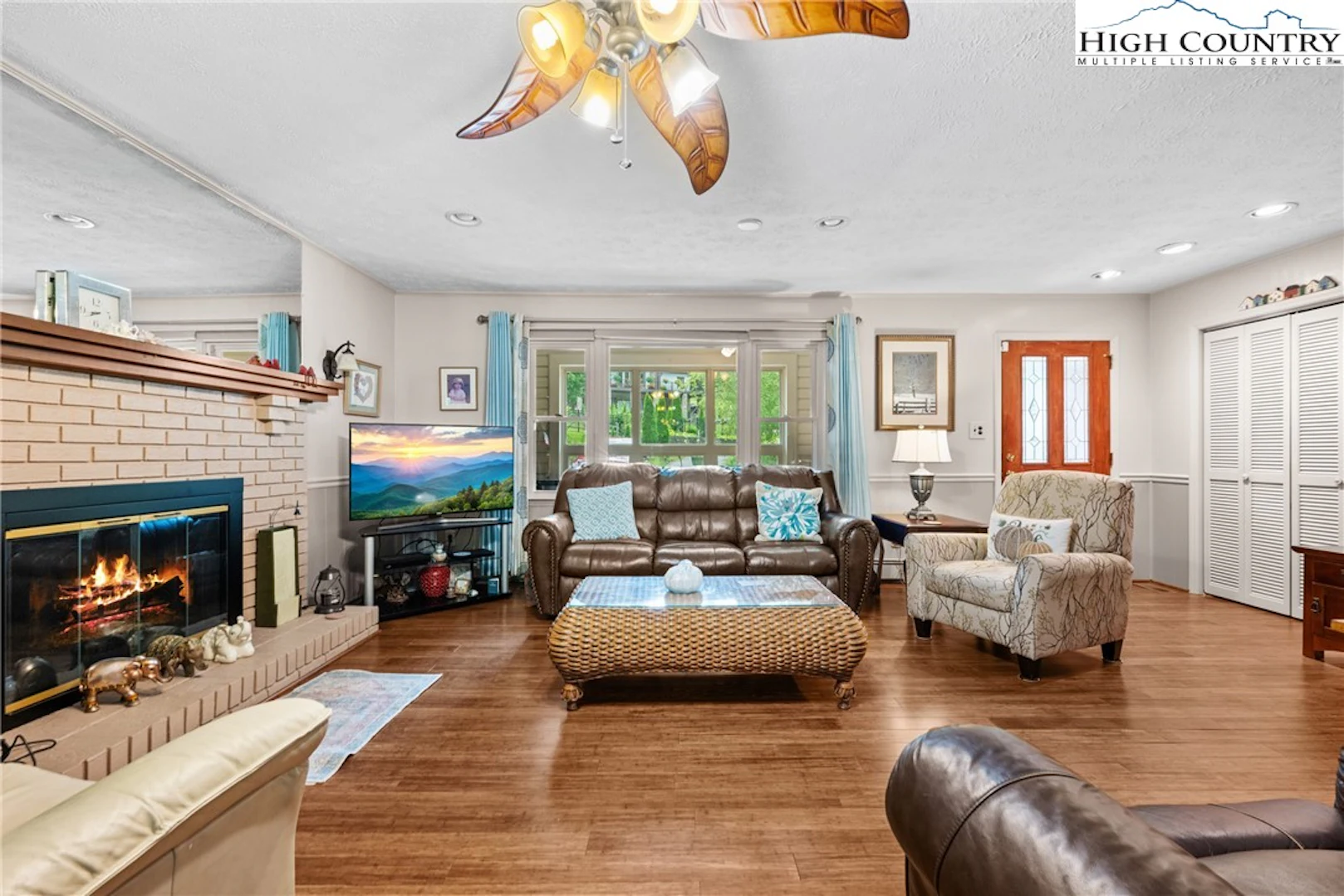Image number 13 for the current listing