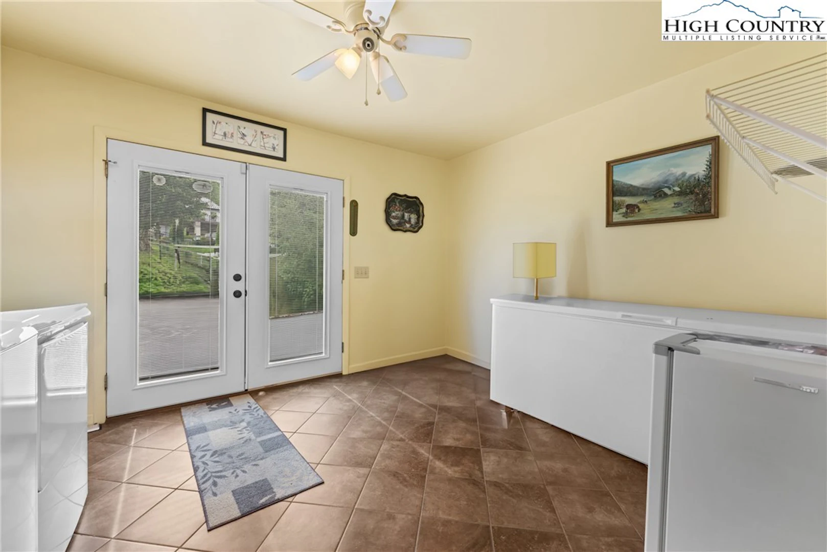 Image number 14 for the current listing