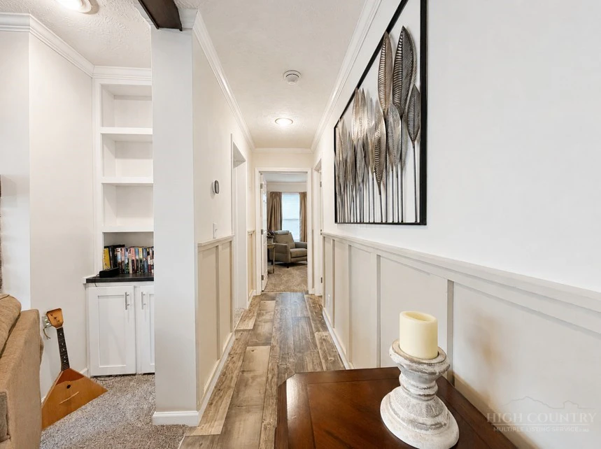 Image number 19 for the current listing