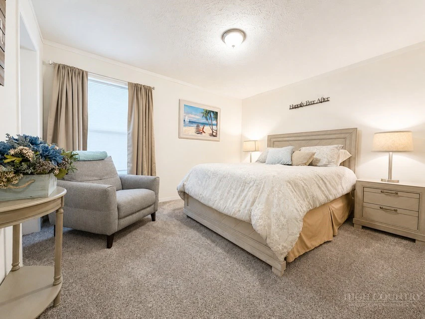 Image number 10 for the current listing