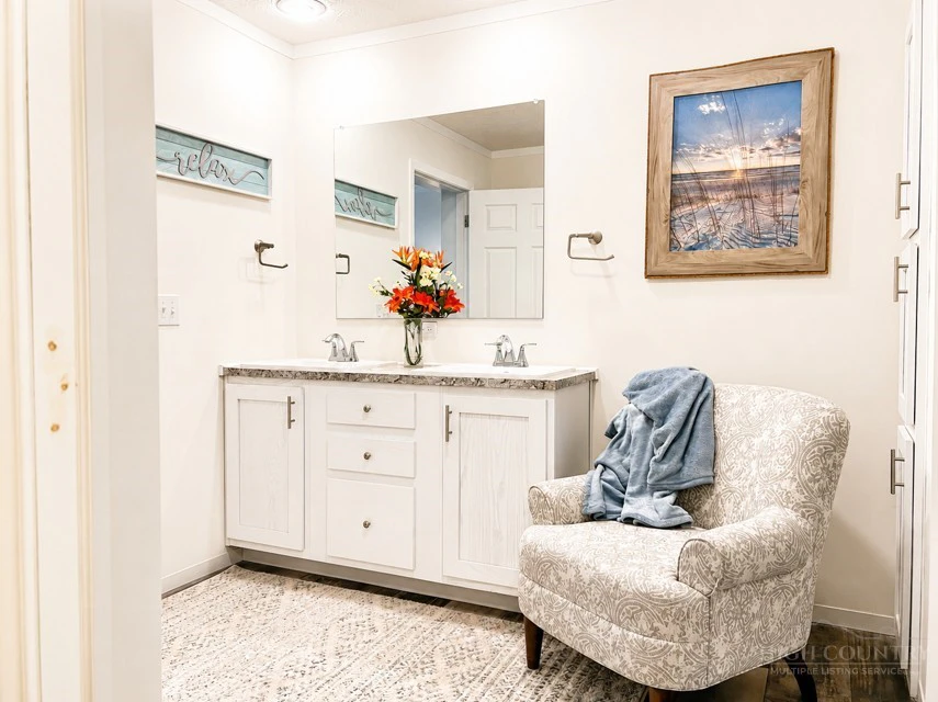 Image number 7 for the current listing