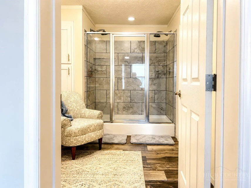 Image number 3 for the current listing