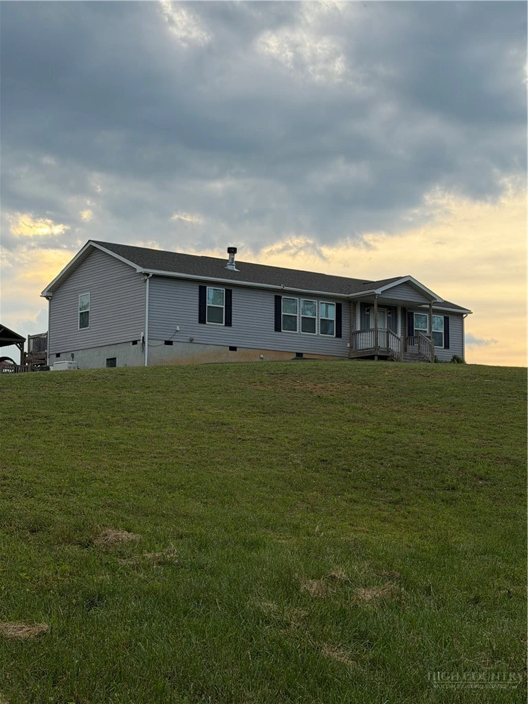 Image number 12 for the current listing