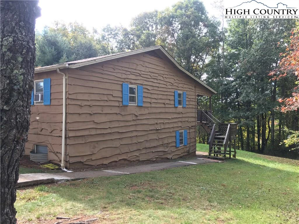 Image number 4 for the current listing