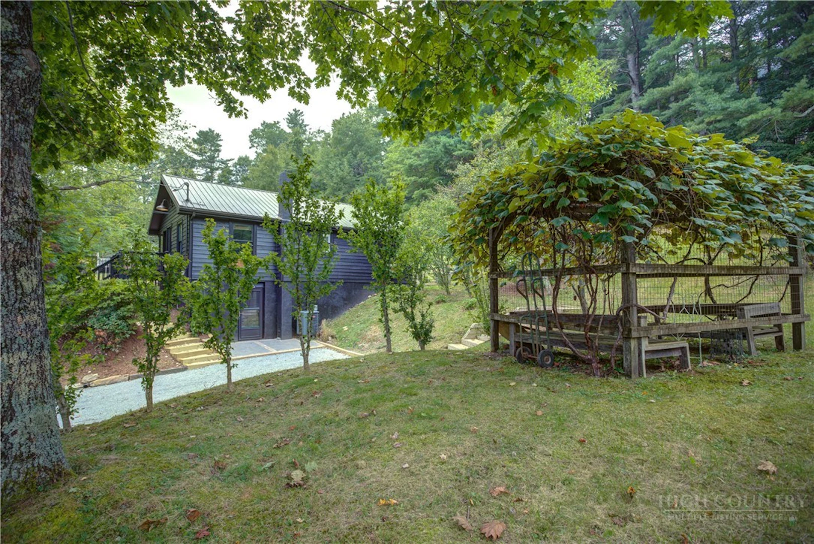 Image number 1 for the current listing
