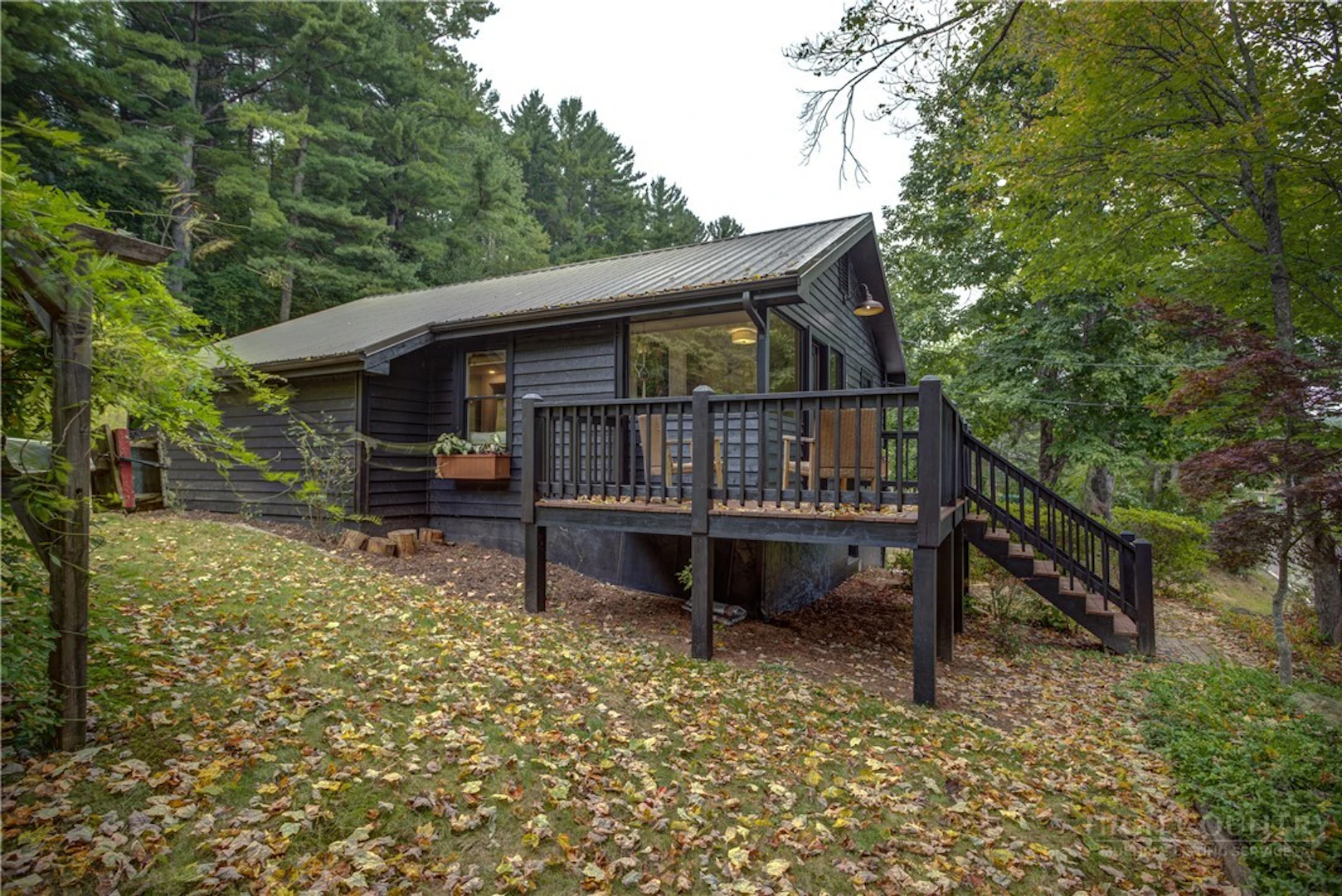 Image number 14 for the current listing