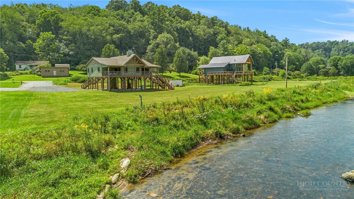 Image number 4 for the current listing