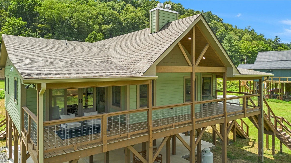 Image number 1 for the current listing