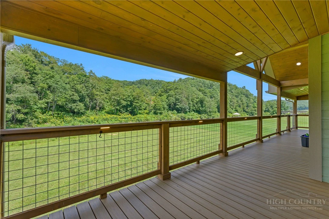 Image number 11 for the current listing