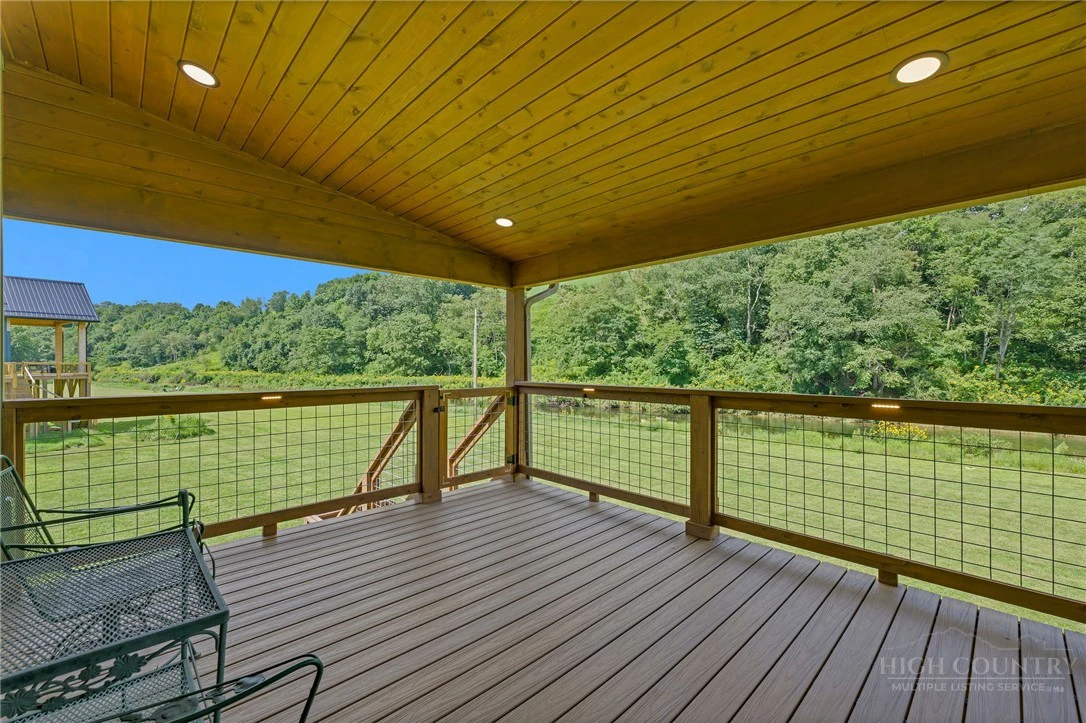 Image number 12 for the current listing