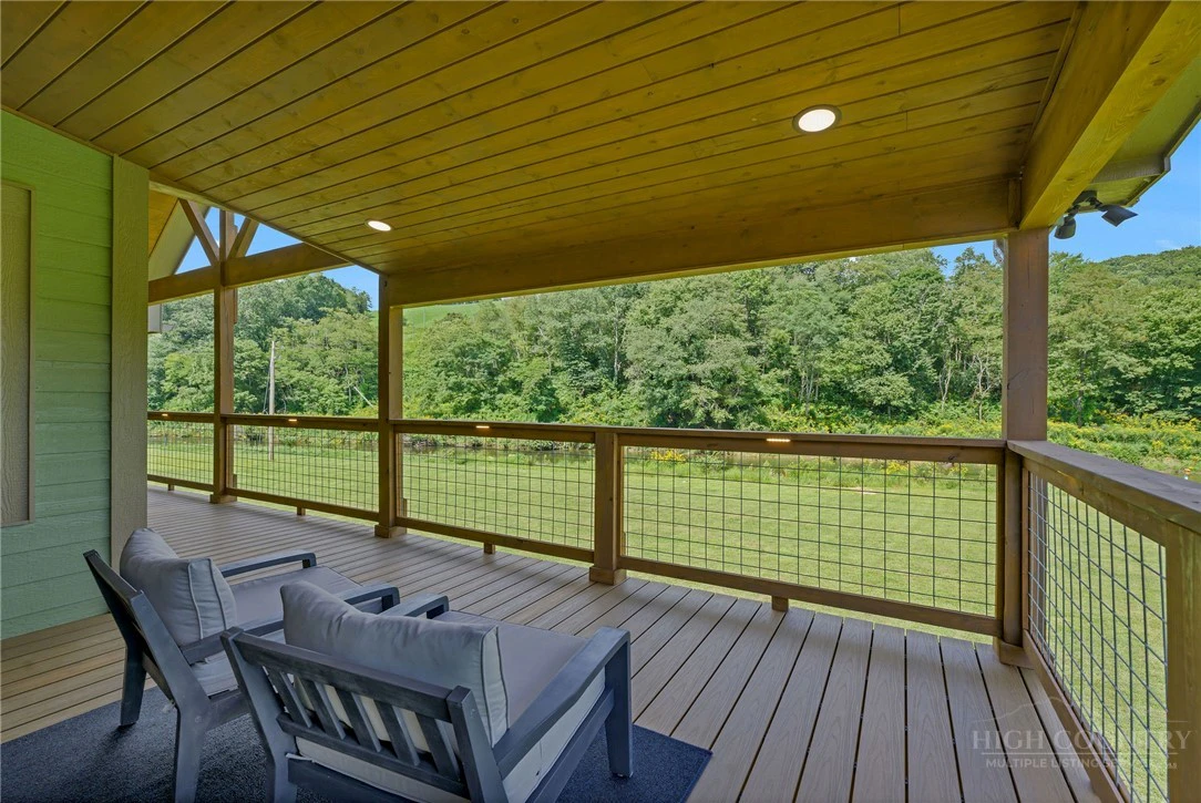 Image number 13 for the current listing