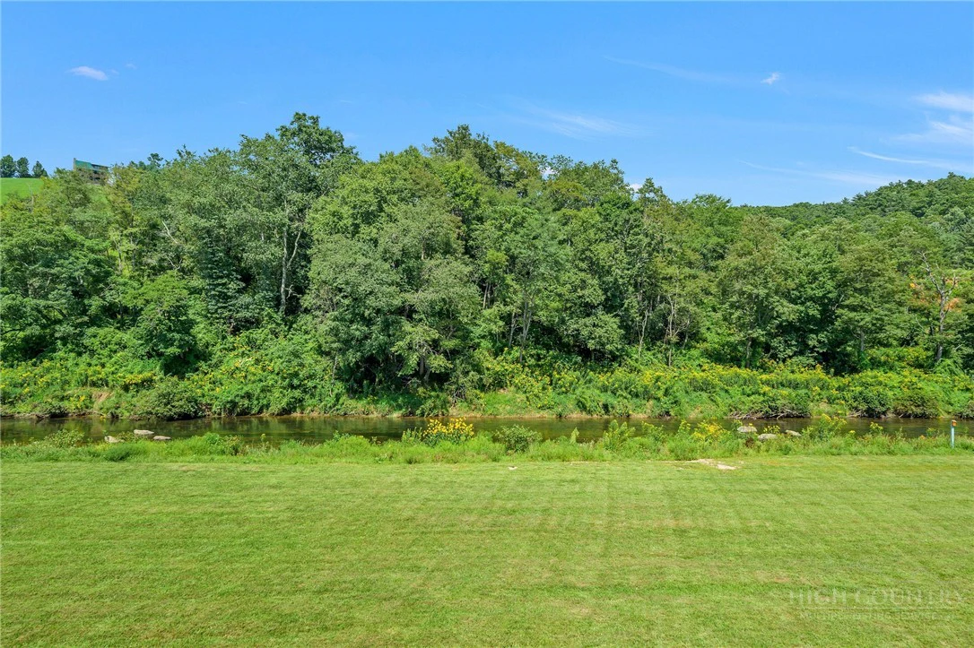 Image number 14 for the current listing