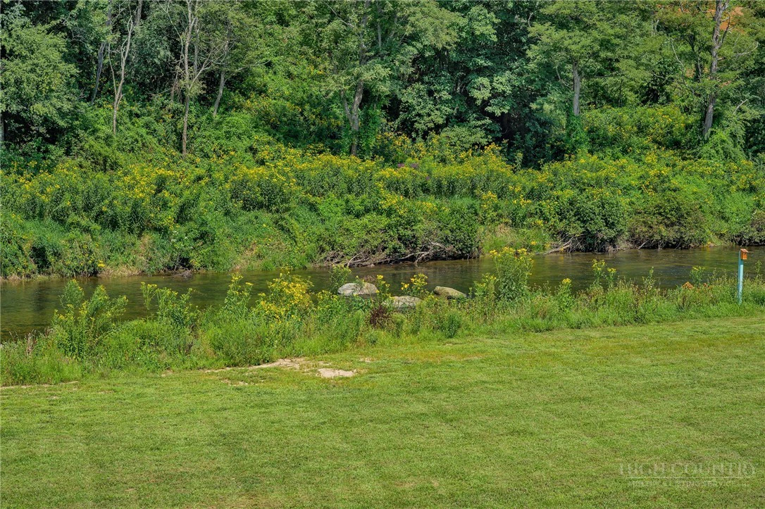 Image number 16 for the current listing