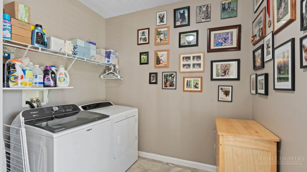 Image number 9 for the current listing