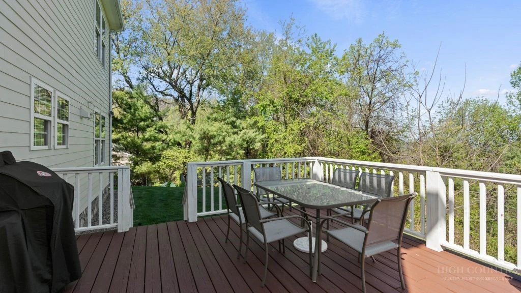 Image number 13 for the current listing