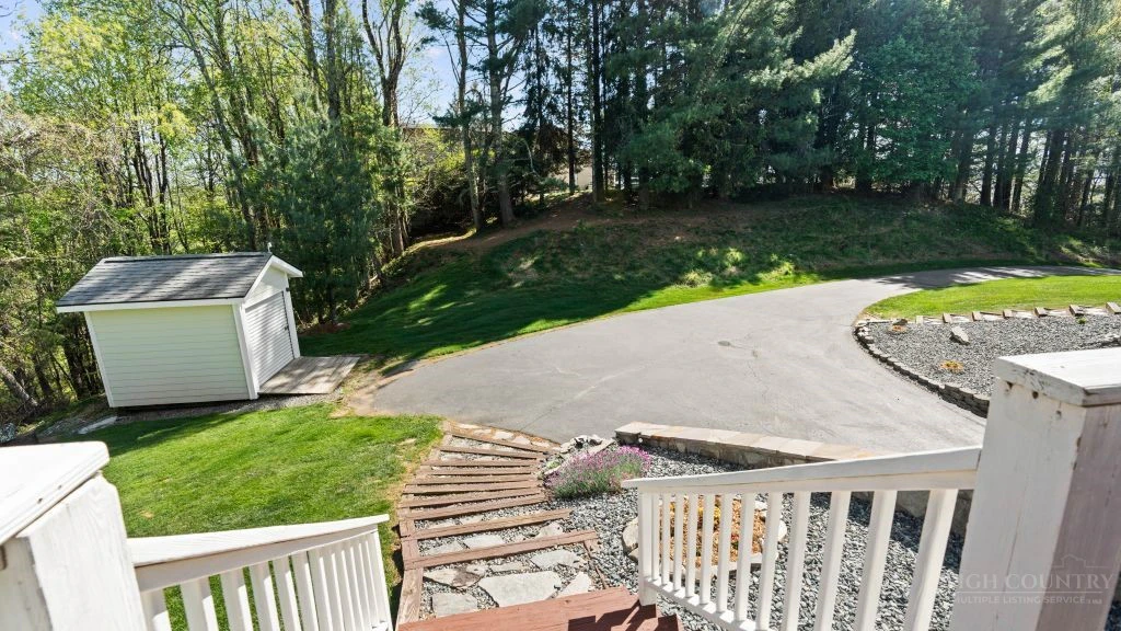 Image number 2 for the current listing