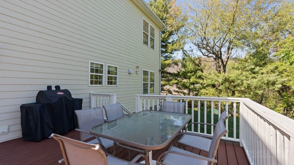 Image number 15 for the current listing