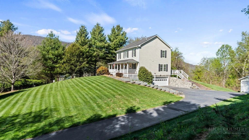 Image number 19 for the current listing