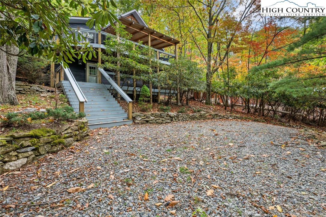 Image number 16 for the current listing