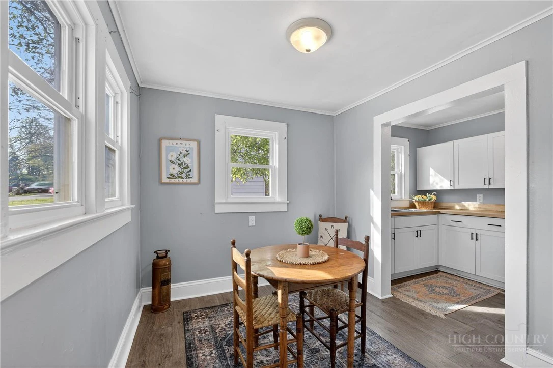 Image number 12 for the current listing