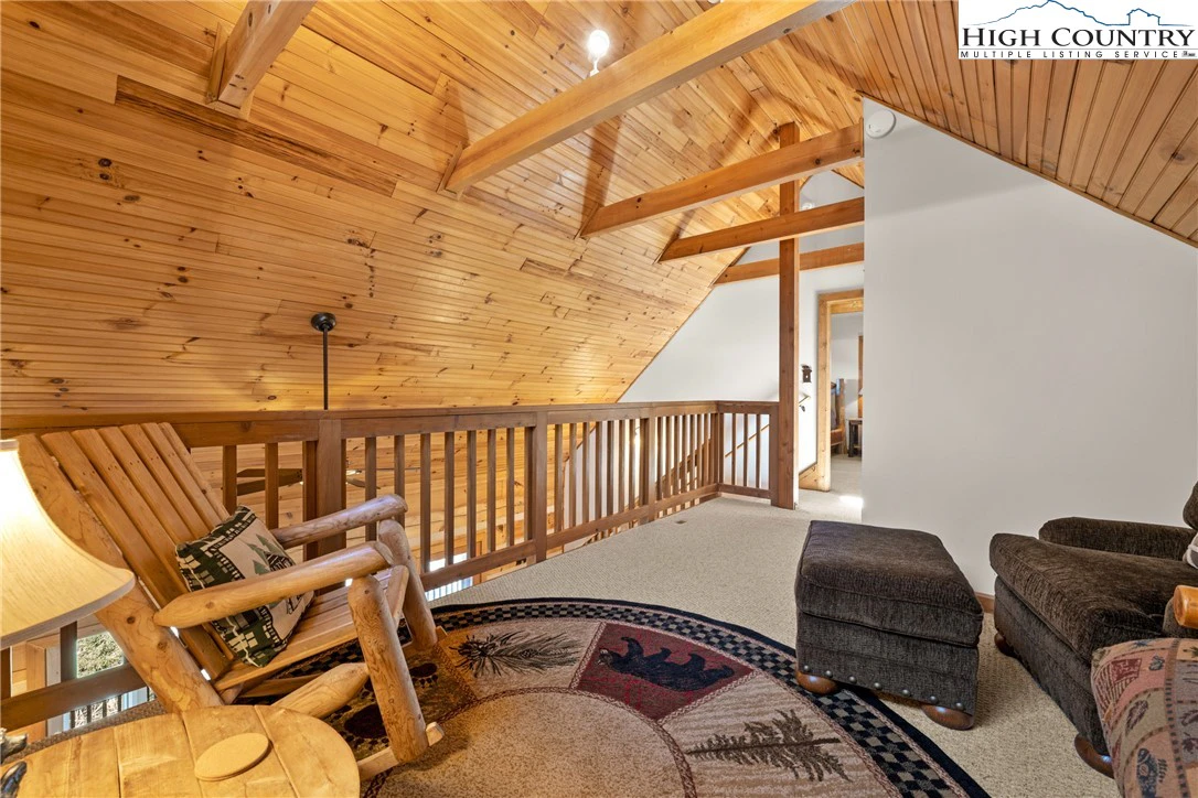 Image number 13 for the current listing