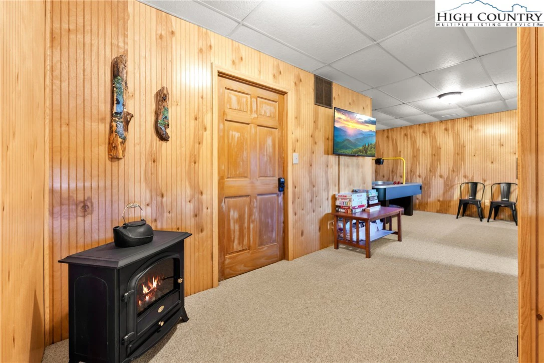 Image number 10 for the current listing
