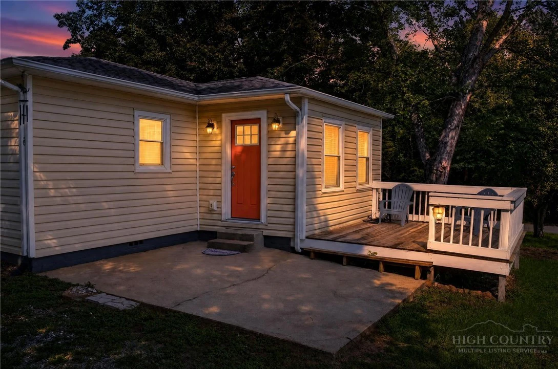 Image number 2 for the current listing
