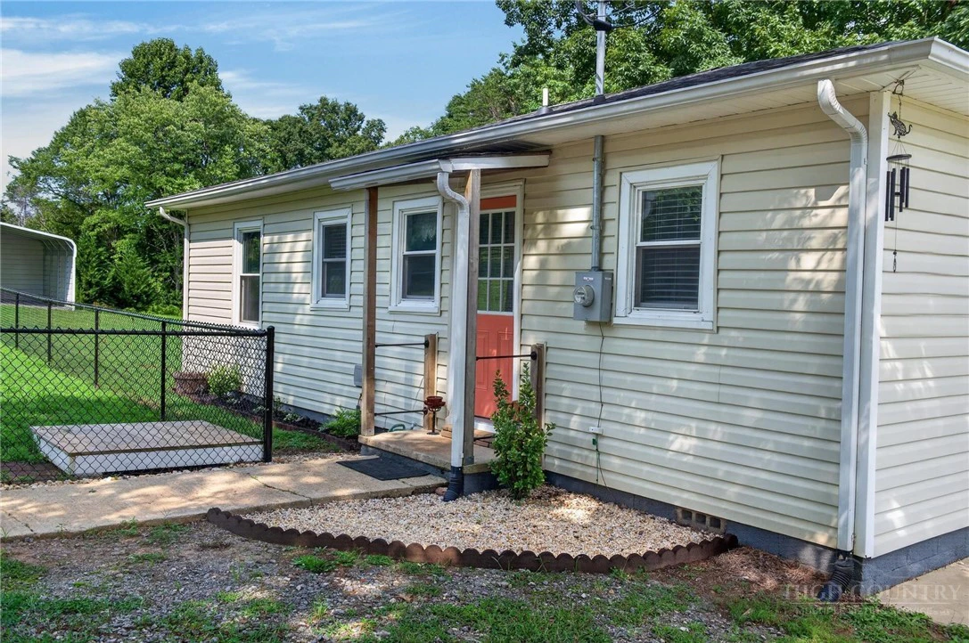Image number 10 for the current listing