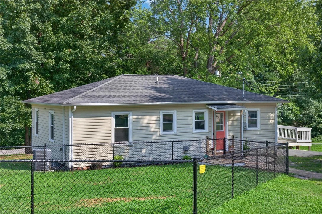 Image number 11 for the current listing