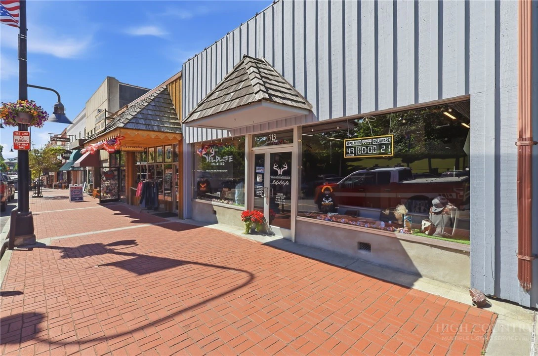 Image number 2 for the current listing