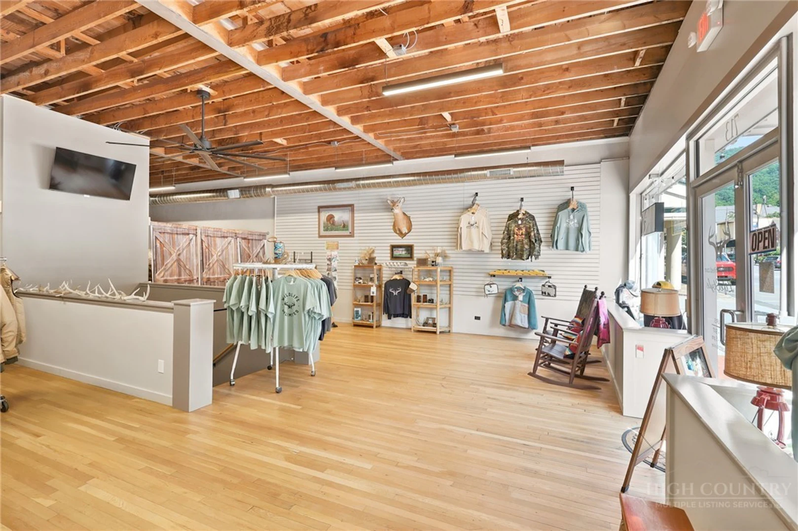 Image number 4 for the current listing