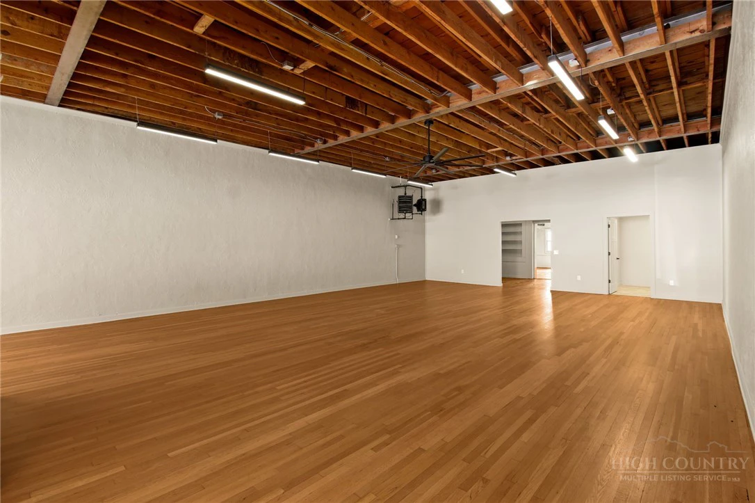 Image number 12 for the current listing