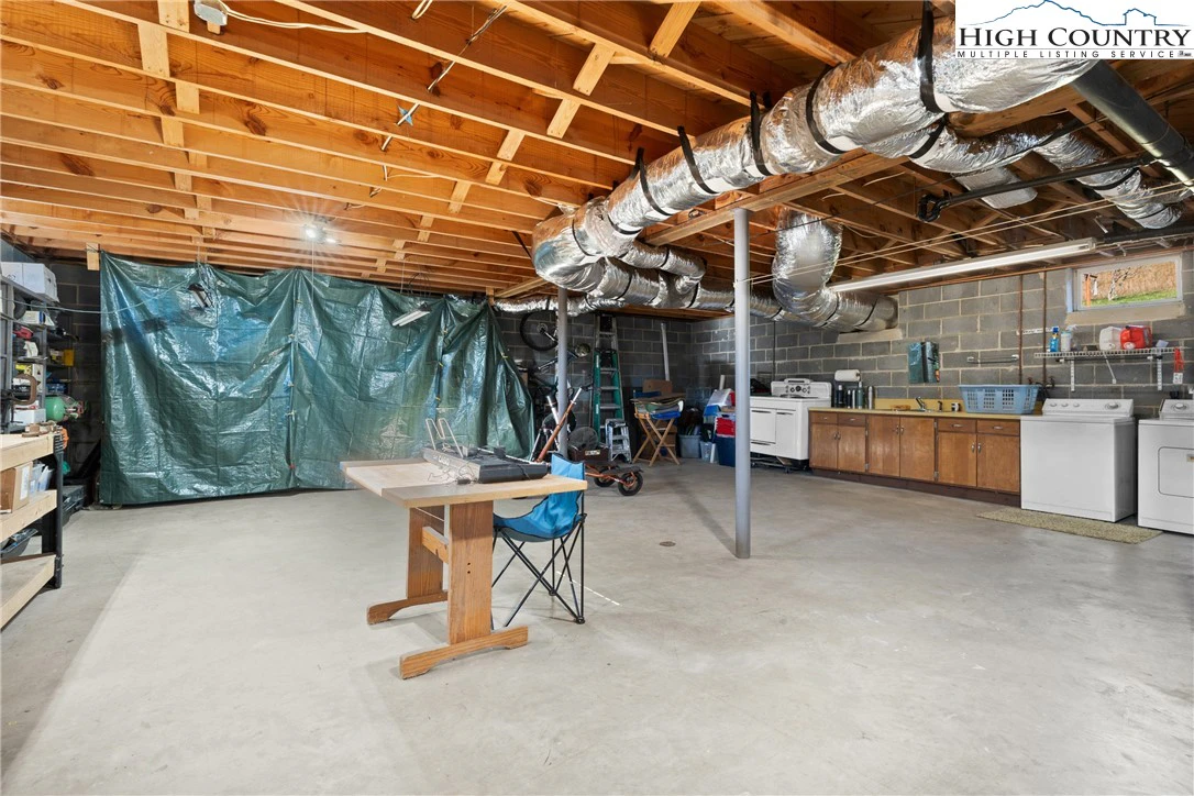 Image number 9 for the current listing