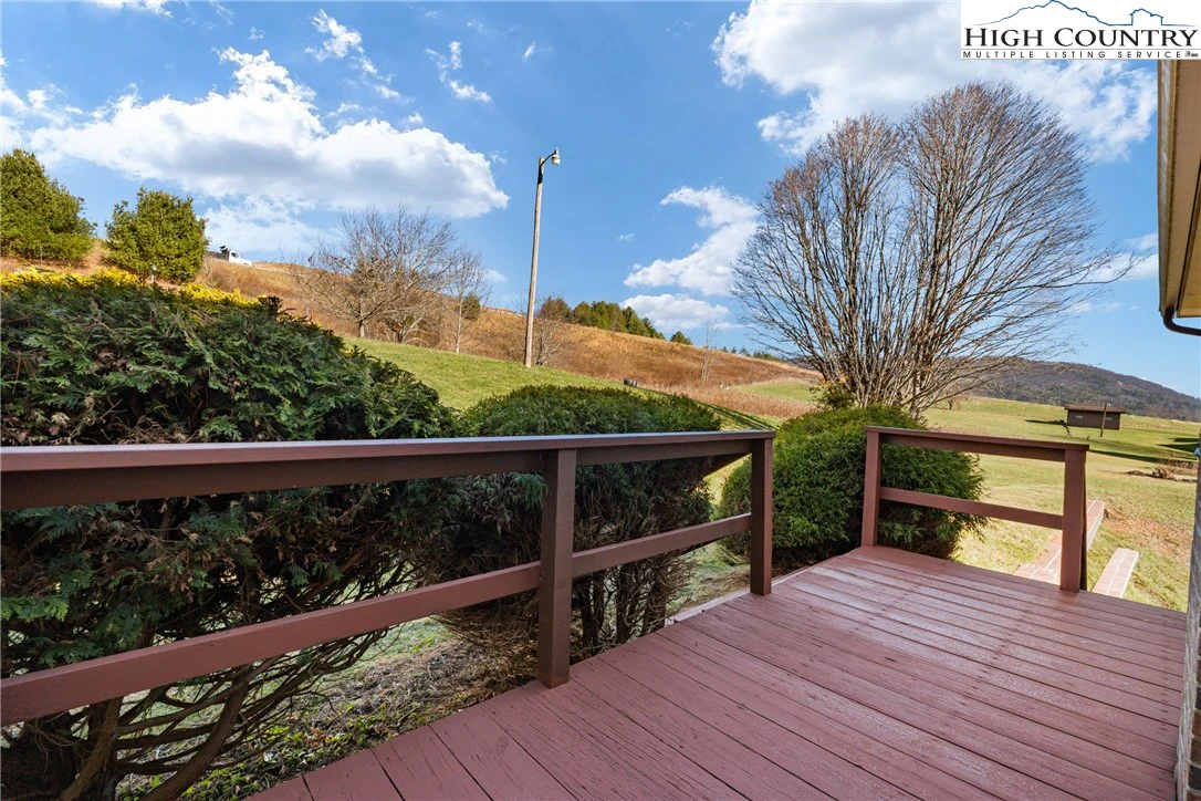 Image number 10 for the current listing