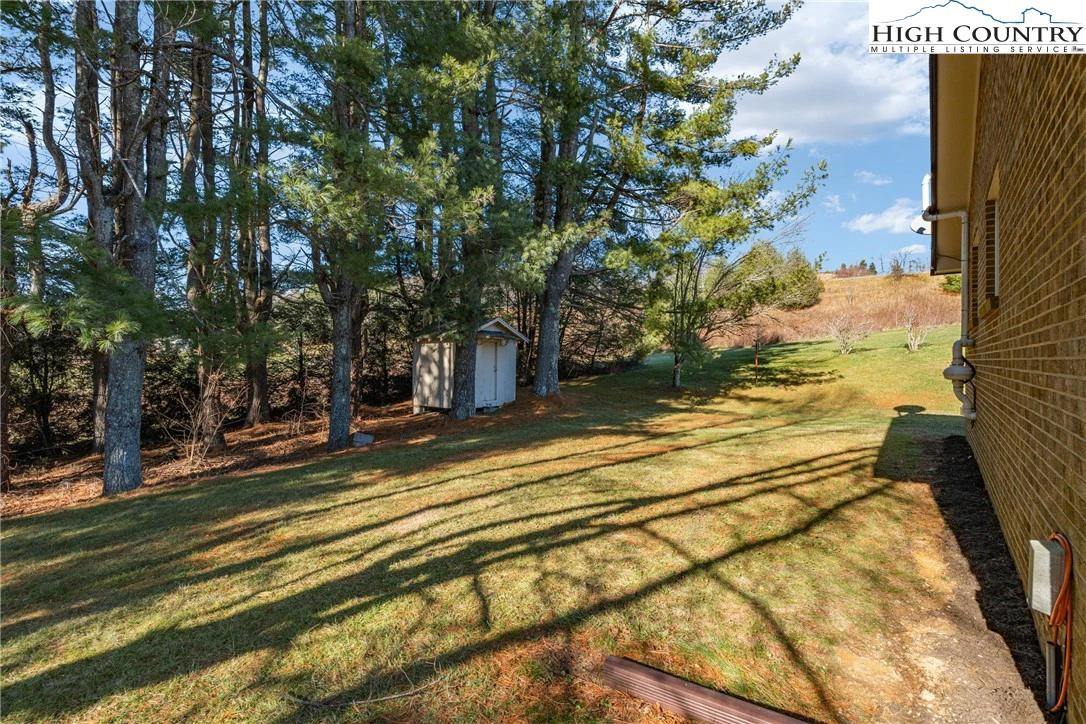 Image number 14 for the current listing