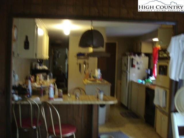Image number 4 for the current listing