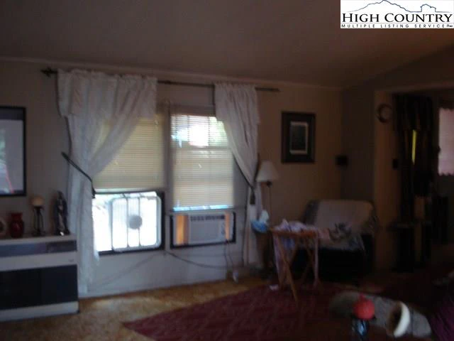 Image number 7 for the current listing