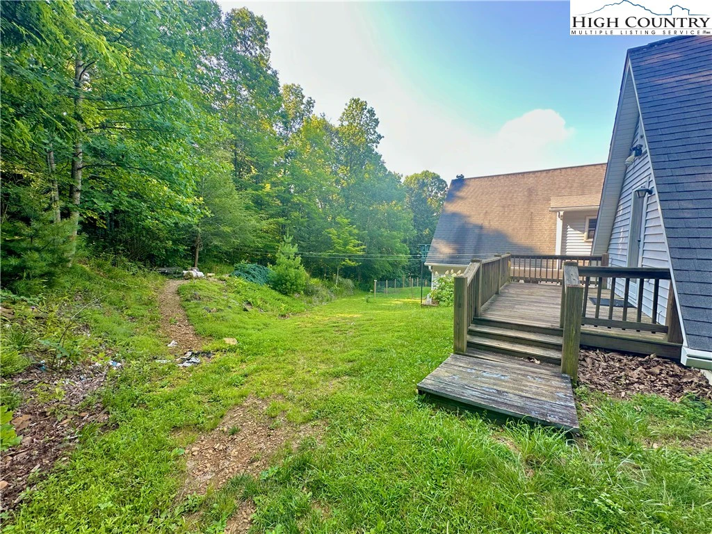 Image number 17 for the current listing