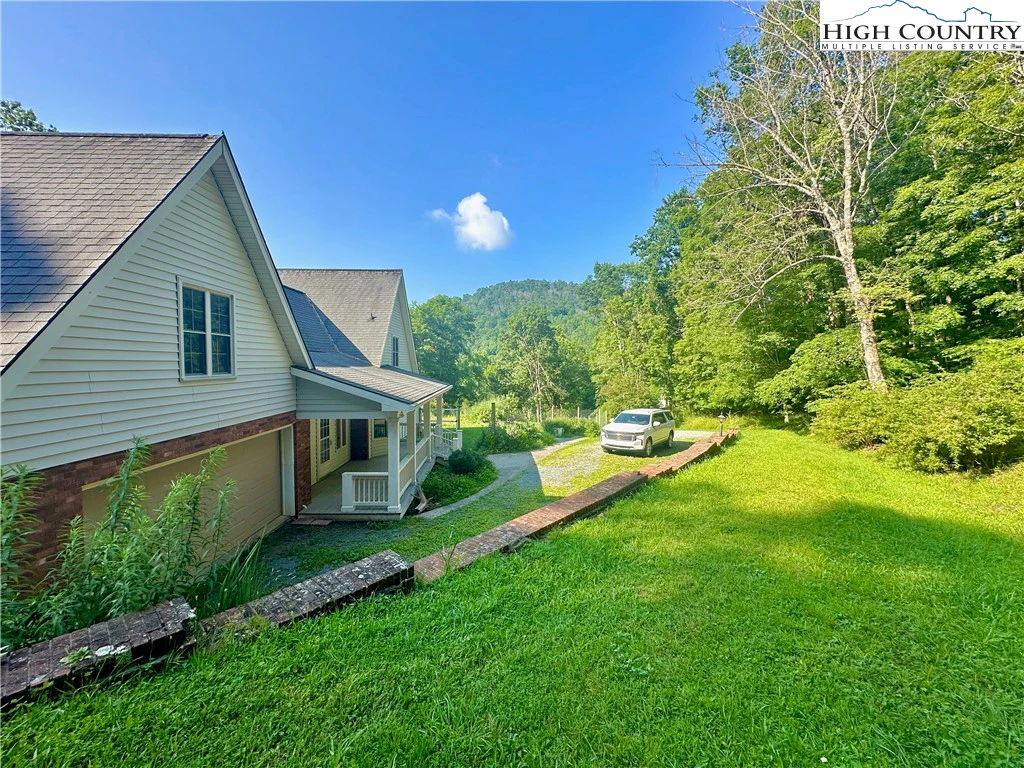 Image number 18 for the current listing