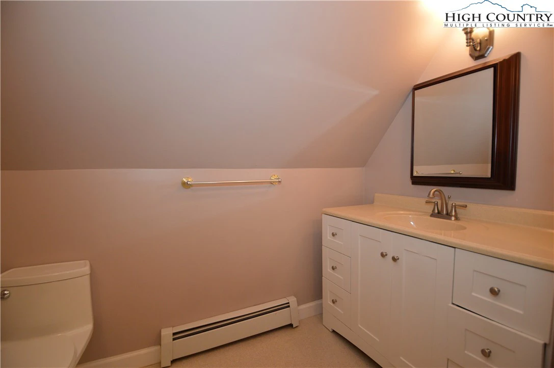 Image number 11 for the current listing