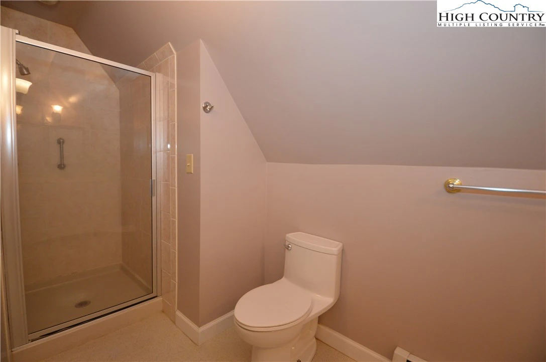 Image number 12 for the current listing