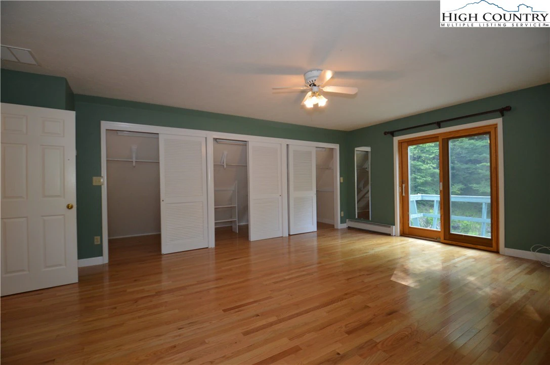Image number 5 for the current listing
