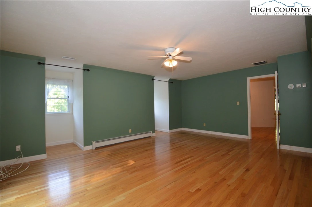 Image number 6 for the current listing