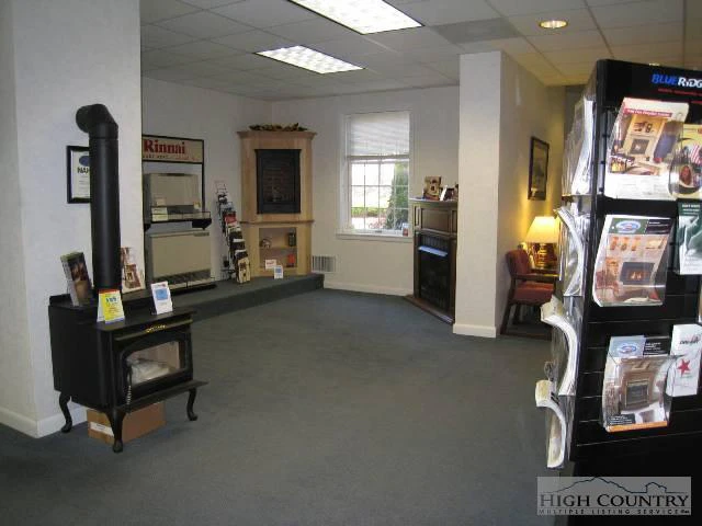 Image number 5 for the current listing