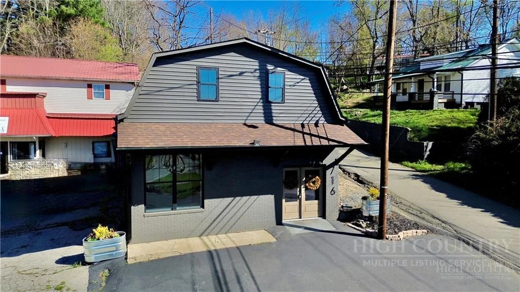 Image number 1 for the current listing