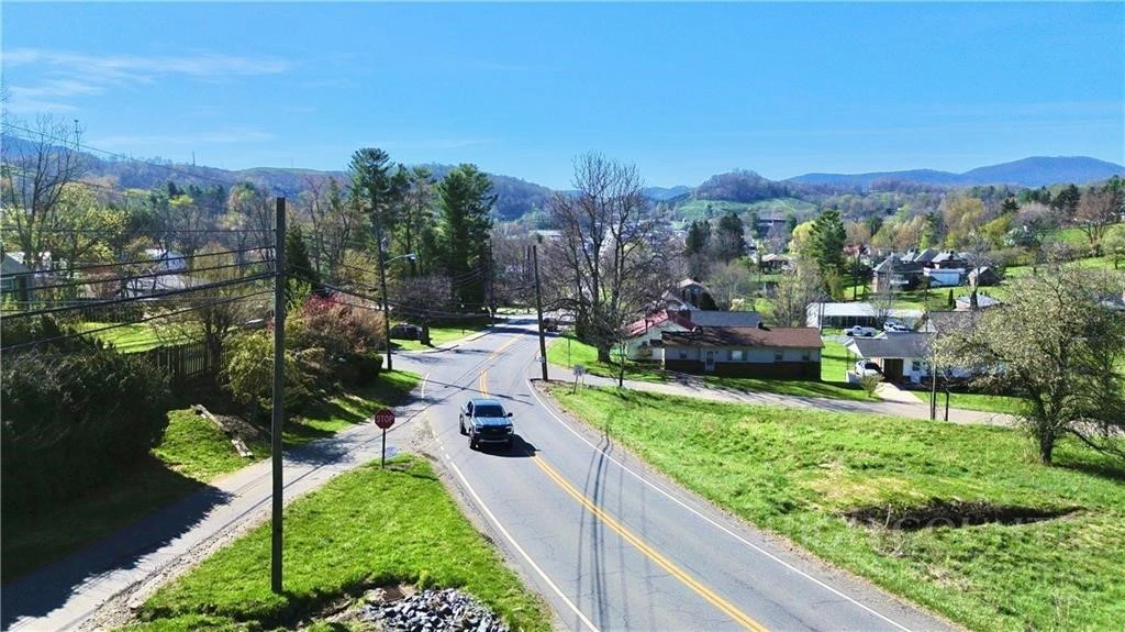 Image number 11 for the current listing