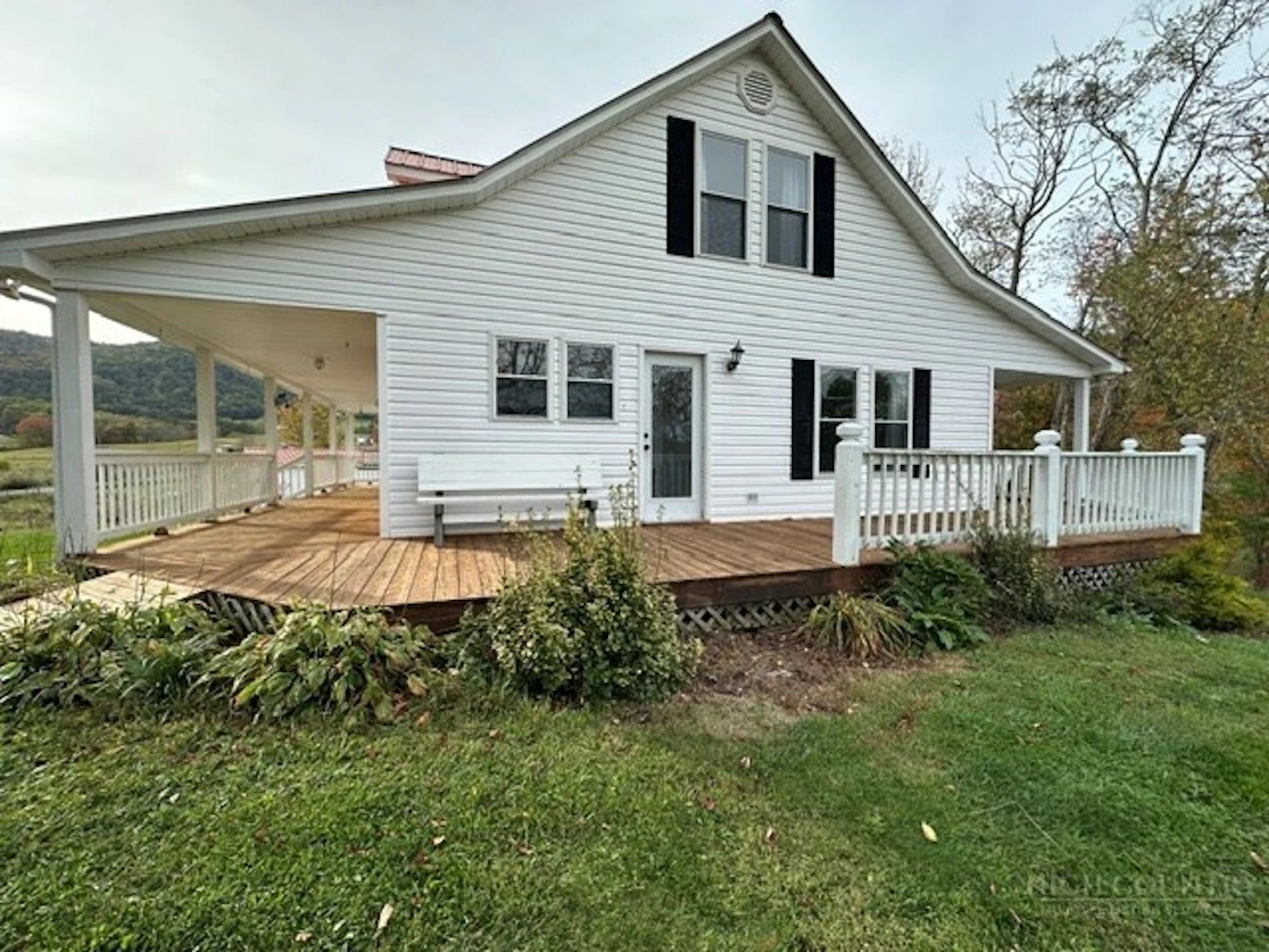 Image number 2 for the current listing