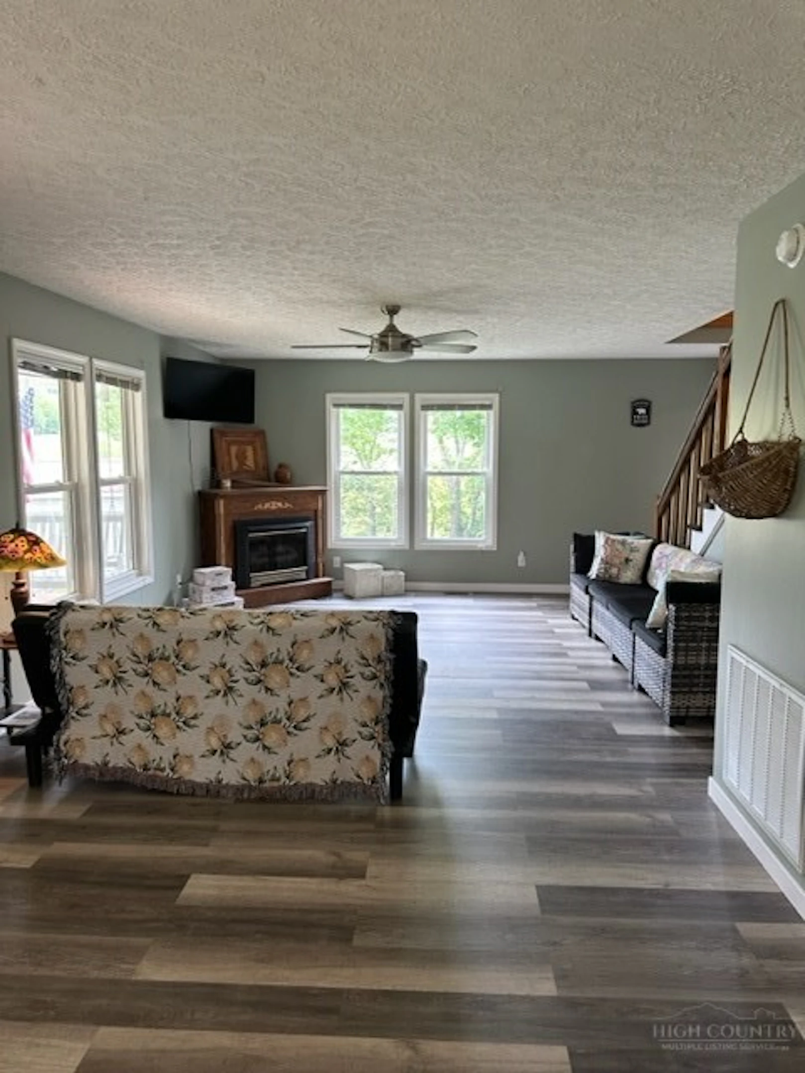 Image number 8 for the current listing