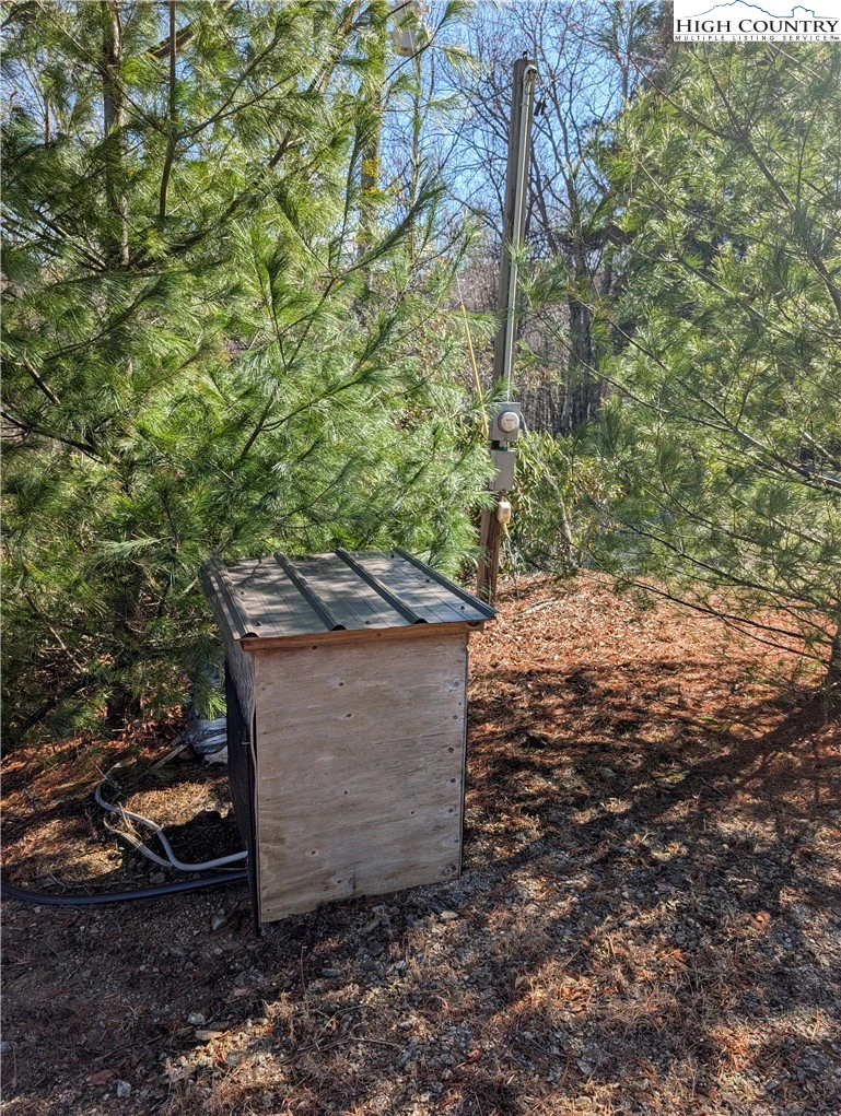 Image number 16 for the current listing